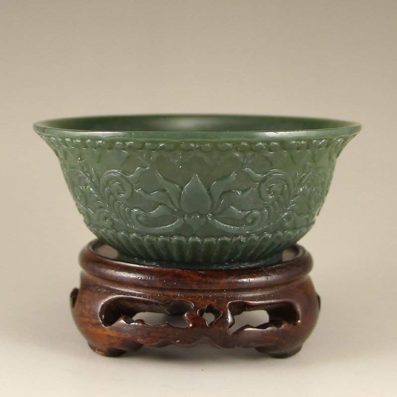 Chinese Qing Dynasty Green Hetian Jade Bowl (1 of 8)