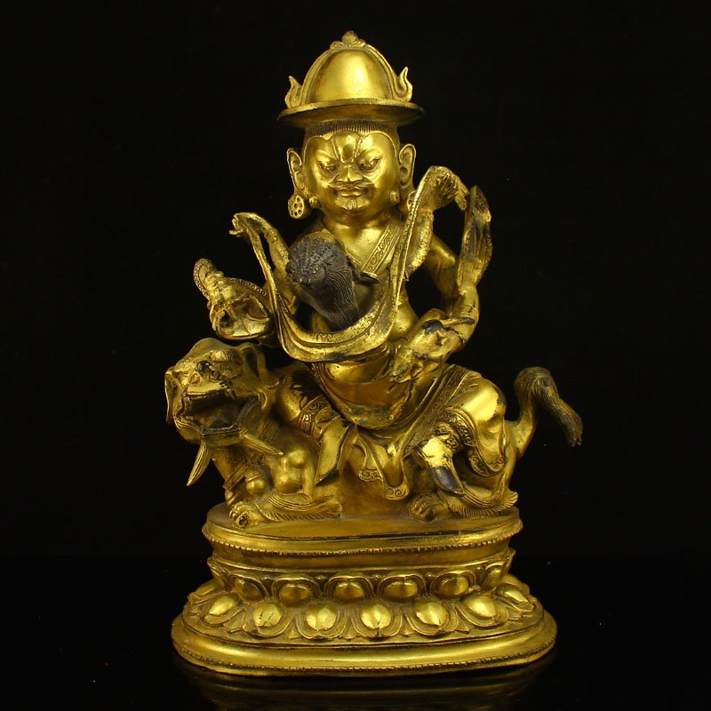 Tibet Gilt Gold Bronze Mandkesvara Buddha Statue: 中国明代 鎏金青铜 佛教欢喜佛佛像 Chinese Ming Dynasty Tibet Gilt Gold Bronze Mandkesvara Buddha StatueDimensio