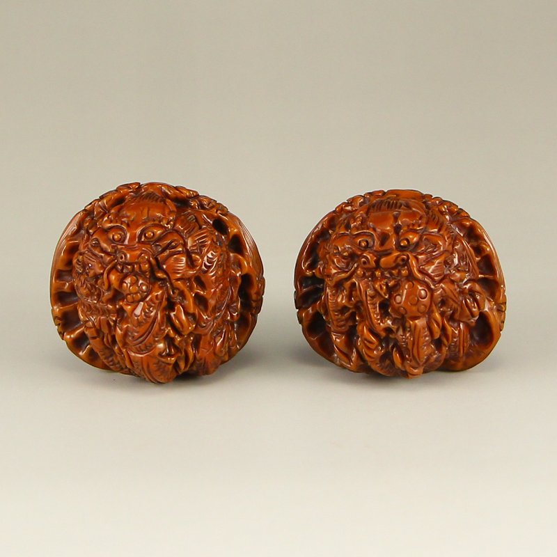 A Pair Vintage Chinese Art Walnuts Gymnastic Balls (1 of 6)