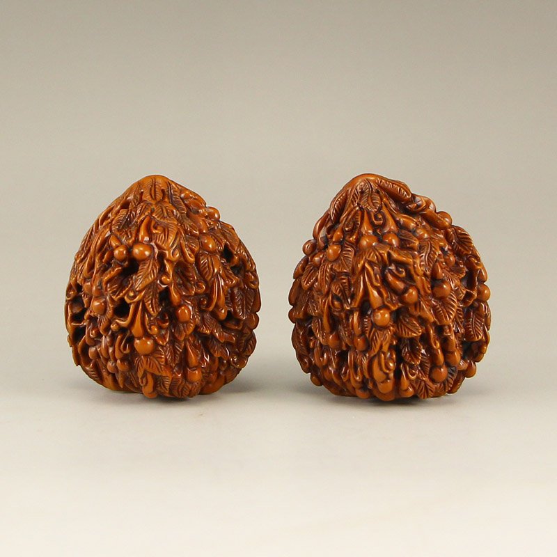 A Pair Vintage Chinese Art Walnuts Gymnastic Balls: A Pair Vintage Chinese Art Walnuts Gymnastic Balls Dimension: 48x44x43(mm)1.89x1.73x(inches) Weight 0.10 lbs/46 g