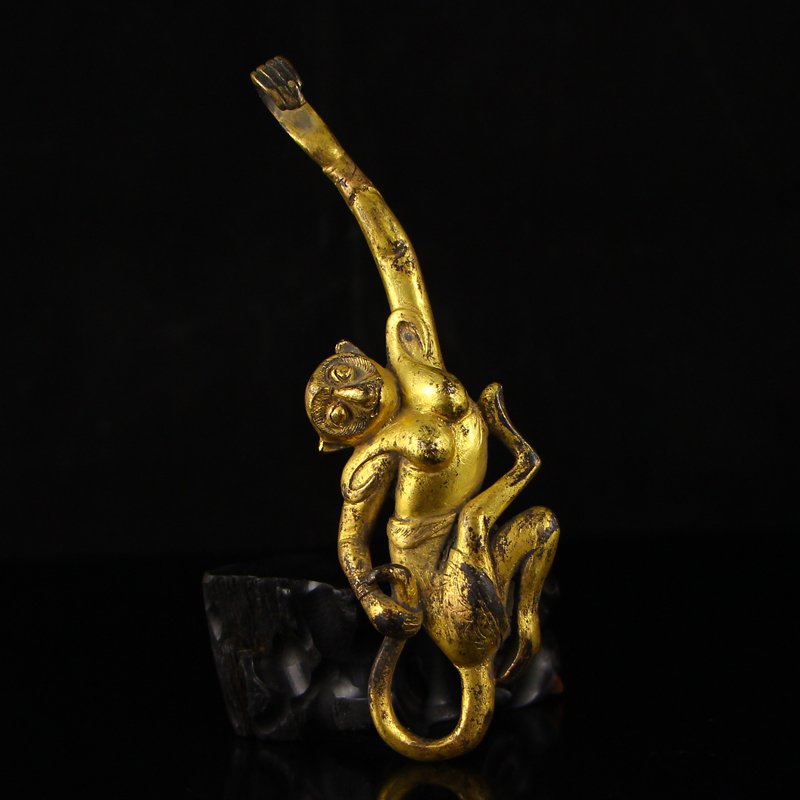 Chinese Tang Dy Gilt Gold Bronze Monkey Belt Buckle (1 of 7)