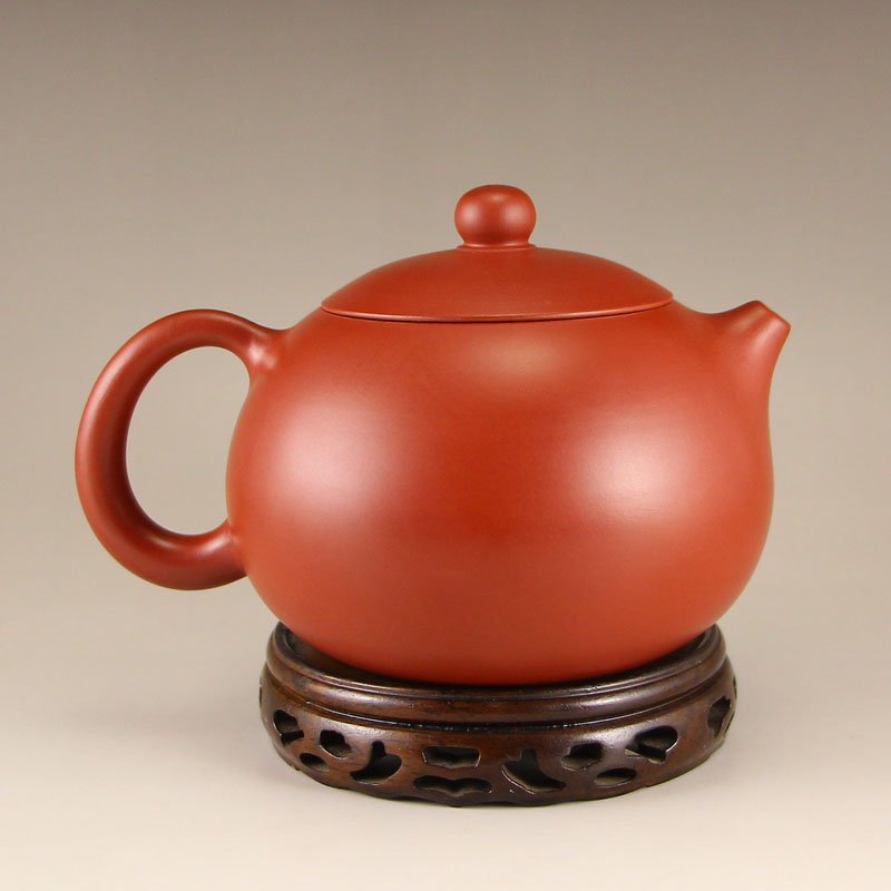 Chinese Yixing Zisha Clay Teapot w Artist Signed: Chinese Yixing Zisha Clay Teapot w Artist Signed Dimension: 145x100x90(mm)5.71x3.94x3.54(inches) Weight 0.50 lbs/225 g The total weight does not include the base. The base is not included after you ha