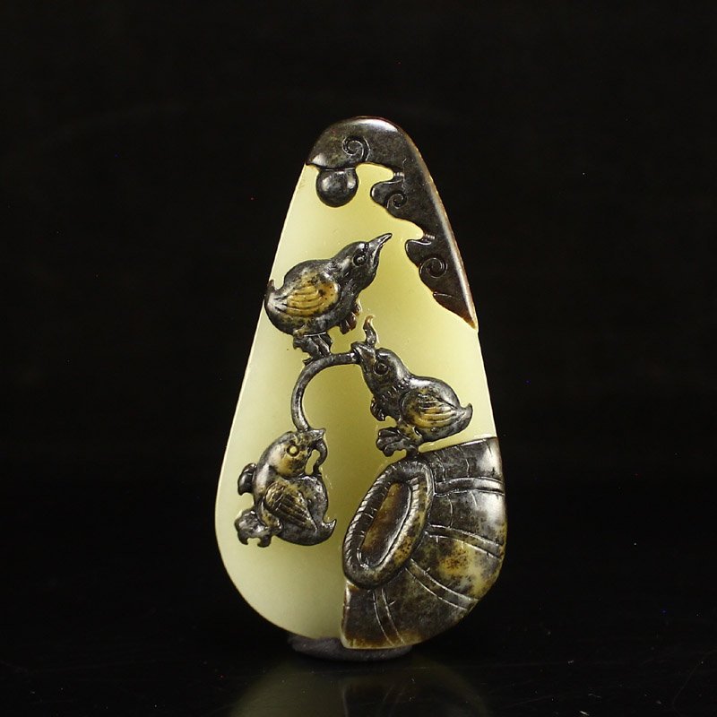 Superb Chinese Hetian Jade Magpie Pendant (1 of 6)