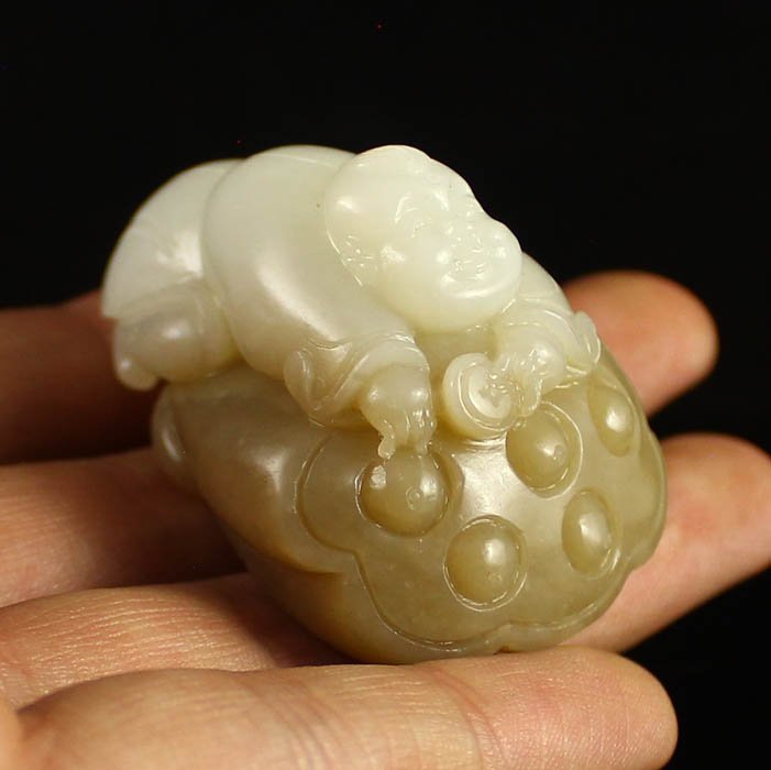Chinese Hetian Jade Pendant - Lotus Root & Kid (1 of 7)