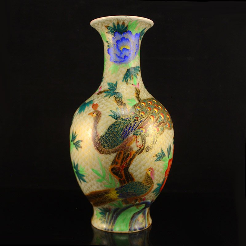 Chinese Qing Dynasty Gilt Gold Enamels Porcelain Vase (1 of 7)