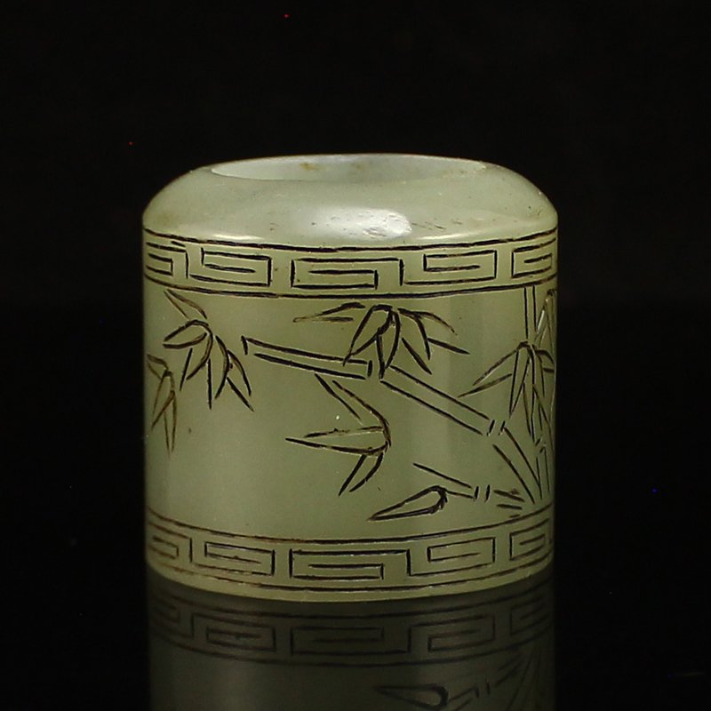 Vintage Chinese Hetian Jade Thumb Ring (1 of 6)