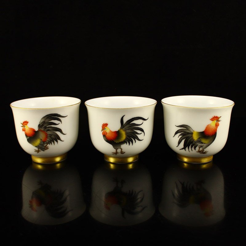 A Set Chinese Gilt Gold Famille Rose Porcelain Teacup (1 of 10)