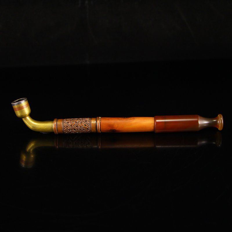 Vintage Chinese Brass Agate Tobacco Pipe: 中國 清代 黃銅 瑪瑙 竹雕煙斗 Vintage Chinese Brass Agate Tobacco Pipe Dimension: 185x16x16(mm)7.28x0.63x0.63(inches) Weight 0.15