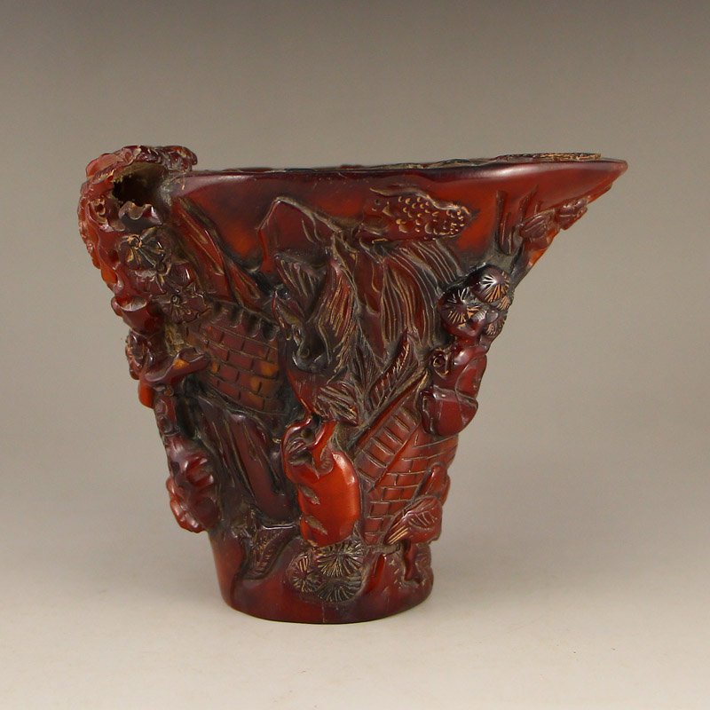 Chinese Ming Dynasty Ox Horn Low Relief Sacrificed Cup: 中国明代 角雕浮雕杯子 Chinese Ming Dynasty Ox Horn Low Relief Sacrificed Cup Dimension: 120x103x90(mm)4.72x4.06x3.54(inches) Weight 0.81 lbs
