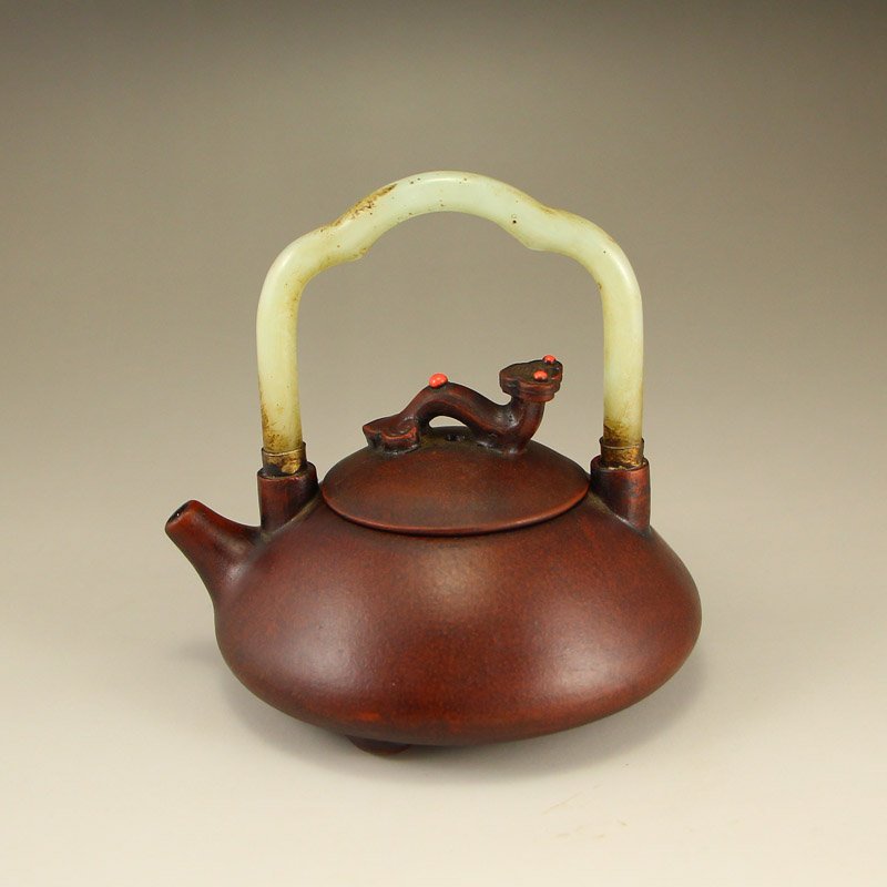 Vintage Chinese Yixing Zisha Clay Inlay Jade Teapot: 中國 宜興紫砂 玉柄茶壺 Vintage Chinese Yixing Zisha Clay Inlay Jade Teapot Dimension: 116x111x107(mm)4.57x4.37x4.21(inches) Weight 0.55 lbs/