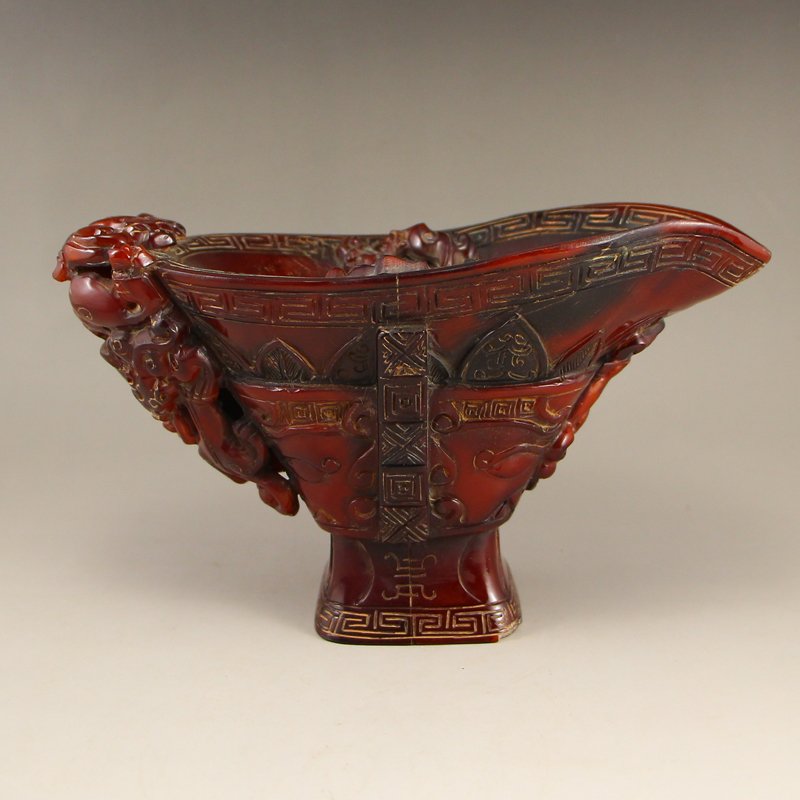 Vintage Chinese Ox Horn Chi Dragon Sacrificed Cup: Vintage Chinese Ox Horn Chi Dragon Sacrificed Cup Dimension: 185x100x90(mm)7.28x3.94x3.54(inches) Weight 1.07 lbs/487 g