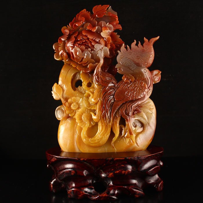 Chinese Huanglong Jade Statue - Rooster & Peony: Chinese Huanglong Jade Statue - Rooster & Peony Dimension:200x130x27(mm)7.87x5.12x1.06(inches) Weight:1.71 lbs/776 g The total weight does not include the base. The base is included after you have won