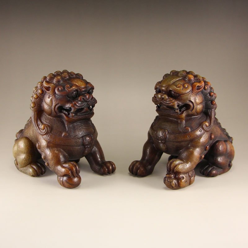 A Pair Chinese Han Dynasty Hetian Jade Lions Statues (1 of 8)