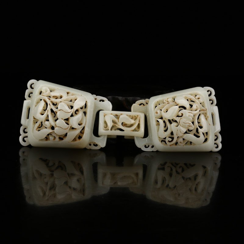 Openwork Chinese Qing Dynasty Hetian Jade Belt Buckle (1 of 7)