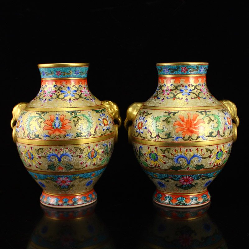 A Pair China Qing Dy Gilt Gold Enamels Porcelain Vases (1 of 10)
