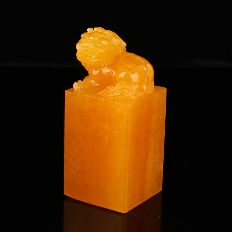 Indonesia Jin Tian Huang Fortune Pi Xiu Seal: Indonesia Jin Tian Huang Fortune Pi Xiu Seal w Certificate Dimension: 97x44x44(mm)3.82x1.73x1.73(inches) Weight 0.85 lbs/385 g