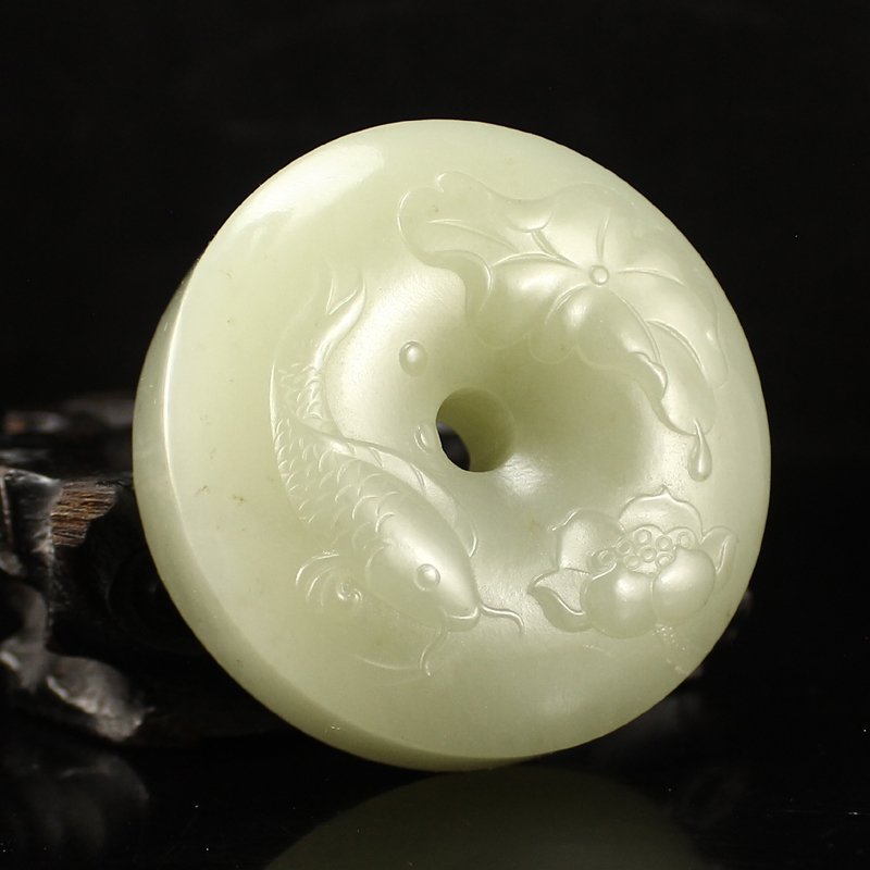 Chinese Hetian Jade Pendant - Fish & Lotus Flower (1 of 7)
