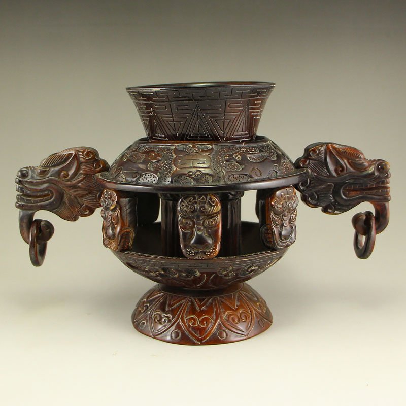 Chinese Ox Horn Double Dragons Heads Incense Burner: Openwork Chinese Qing Dynasty Ox Horn Double Dragons Heads Incense Burner w Qing Xu Mark Dimension: 365x170x150(mm)14.37x6.69x5.91(inches) Weight 1.75 lbs/793 g