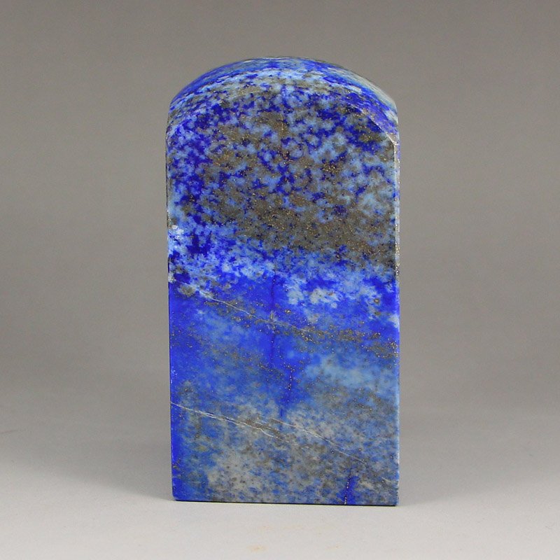 Vintage Chinese Lapis Lazuli Seal: Vintage Chinese Lapis Lazuli SealDimension: 90x43x45(mm)3.54x1.69x1.77(inches) Weight 1.19 lbs/540 g