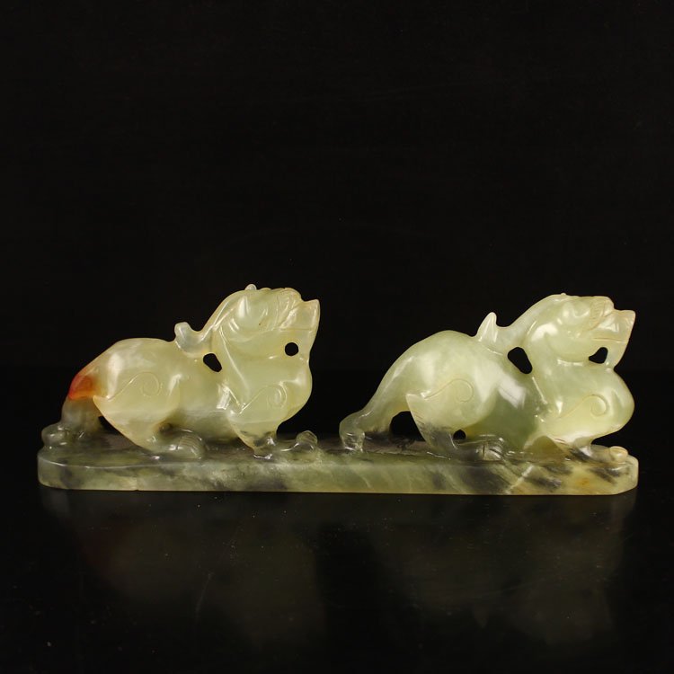 Chinese Natural Jade Unicorn Statue: Chinese Natural Jade Unicorn Statue Dimension: 210x65x27(mm) 8.27x2.56x1.06 (inches) Weight 0.95 lbs/432 g