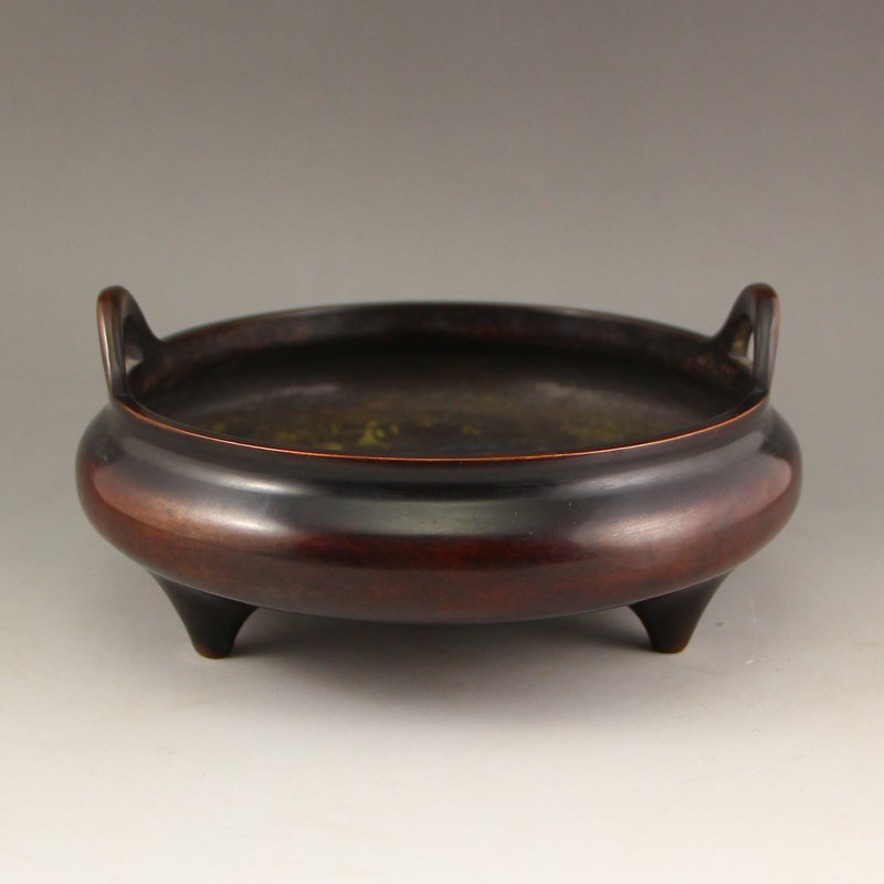 Chinese Ming Dy Red Copper Double Ears Incense Burner: 中國明代 紫銅雙耳三足香爐 Chinese Ming Dynasty Red Copper Double Ears Incense Burner Dimension: 163x163x80(mm) 6.42x6.42x3.15(in