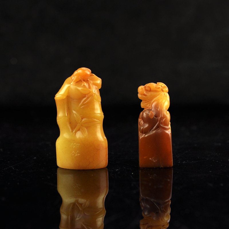 Chinese Shoushan Stone Seals w Zitan Wood Box (1 of 10)