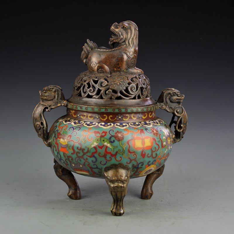 Chinese Qing Dynasty Bronze Cloisonne Incense Burner: Chinese Qing Dynasty Bronze Cloisonne Incense Burner Dimension: 225 x 185 x 275(mm)8.86x7.28x10.83(inches) Weight 5.48 lbs/2485 g