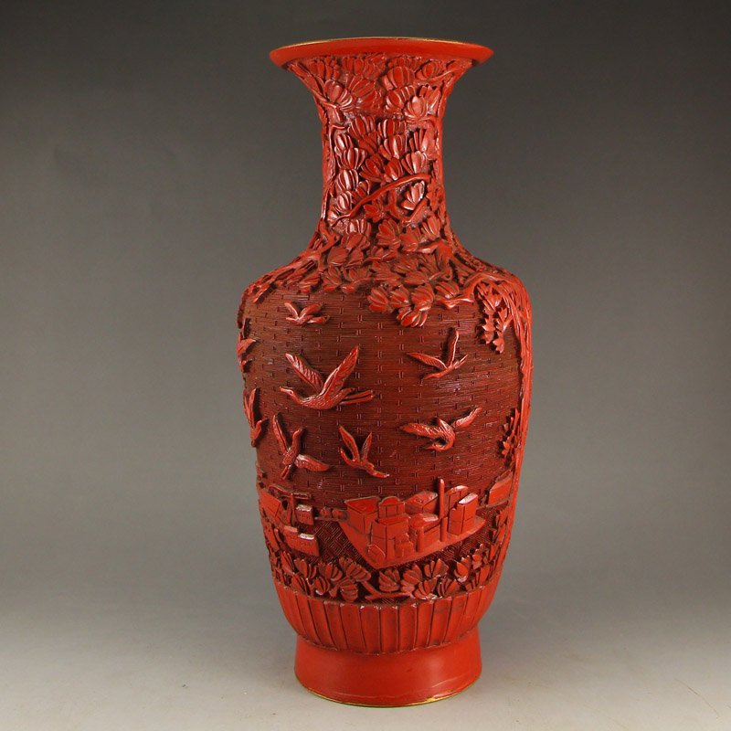Chinese Qing Dynasty Lacquerware Vase (1 of 7)
