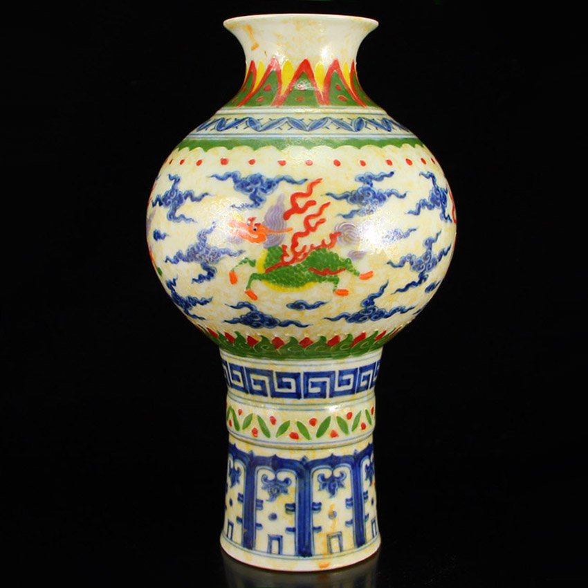Chinese Ming Dynasty Wu Cai Porcelain Vase (1 of 6)