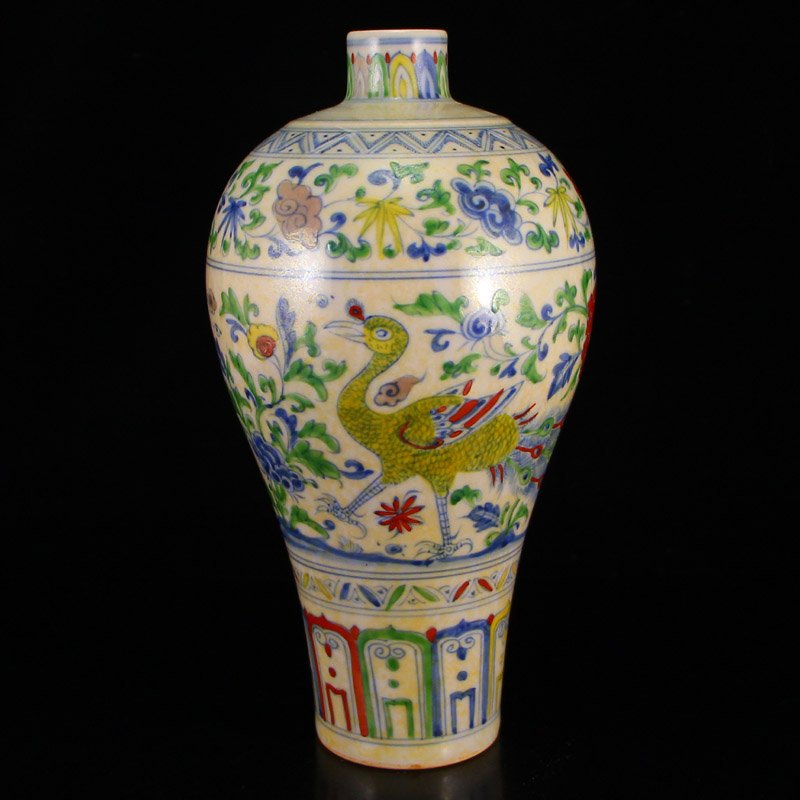 Chinese Ming Dynasty Dou Cai Porcelain Vase: Chinese Ming Dynasty Dou Cai Porcelain Vase w Cheng Hua Mark Dimension: 220x110x110(mm)8.66x4.33x4.33(inches) Weight 1.08 lbs/492 g