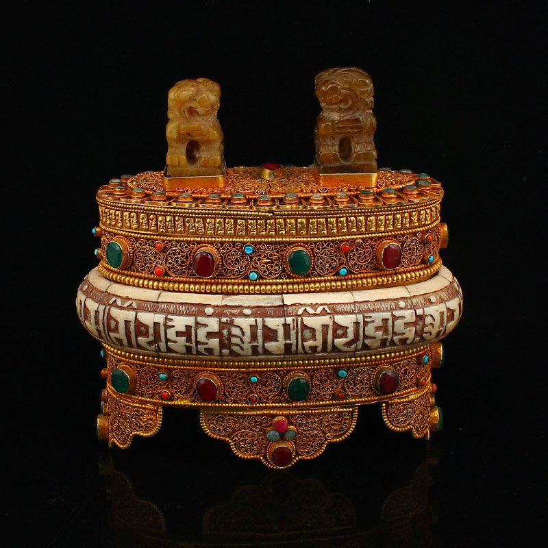 Tibetan Gold Wire Inlay Gems ,Bone & Jade Jewelry Box: Vintage Tibetan Gold Wire Inlay Gems ,Bone & Jade Jewelry Box Dimension: 145x150x70(mm)5.71x5.91x2.76(inches) Weight 1.13 lbs/514 g