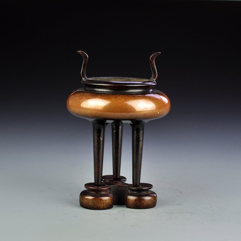 Chinese Ming Dy Red Copper Double Ears Incense Burner: Chinese Ming Dynasty Red Copper Double Ears Incense Burner Dimension: 115x115x175(mm) 4.53x4.53x6.89(inches) Weight 4.17 lbs/1890 g