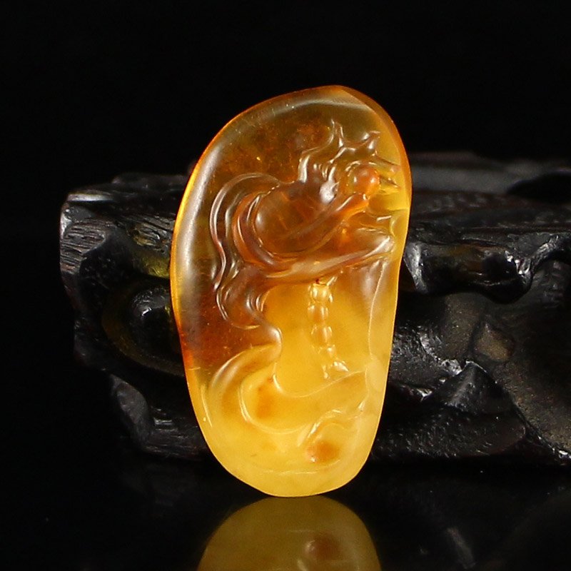 Chinese Amber Pendant - Buddha's-hand (1 of 6)