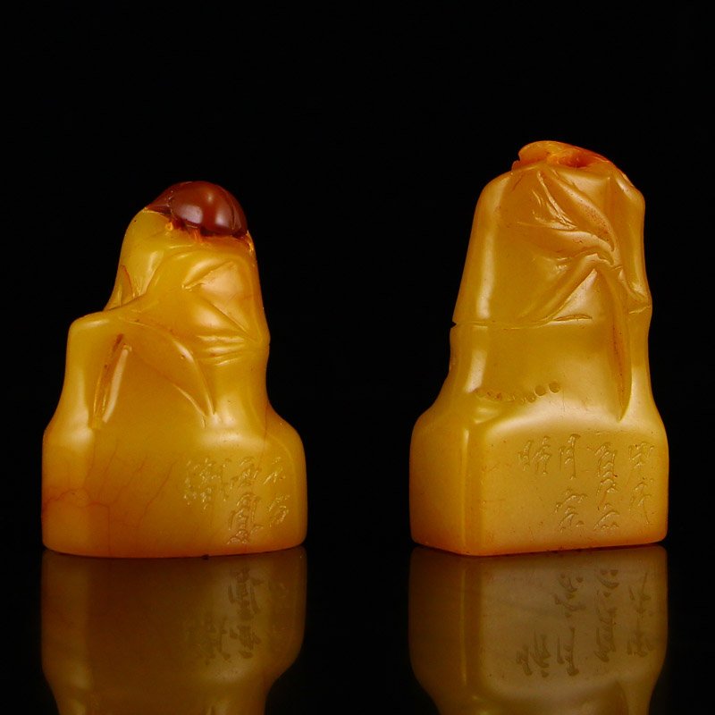 A Pair Chinese Shoushan Stone Tianhuang Stone Seals (1 of 6)