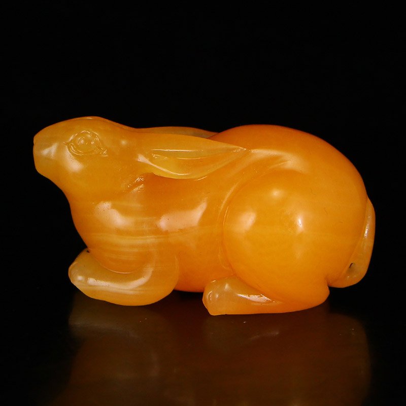 Indonesia Natural Jin Tian Huang Rabbit Pendant: Indonesia Natural Jin Tian Huang Rabbit Pendant w Certificate Dimension: 62 x 32 x 30(mm) 2.44 x 1.26 x 1.18(inches) Weight 0.18 lbs/82 g