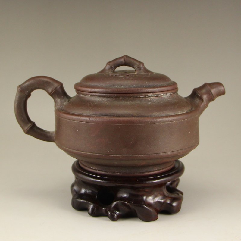Chinese Yixing Zisha Clay Teapot w Artist Signed
