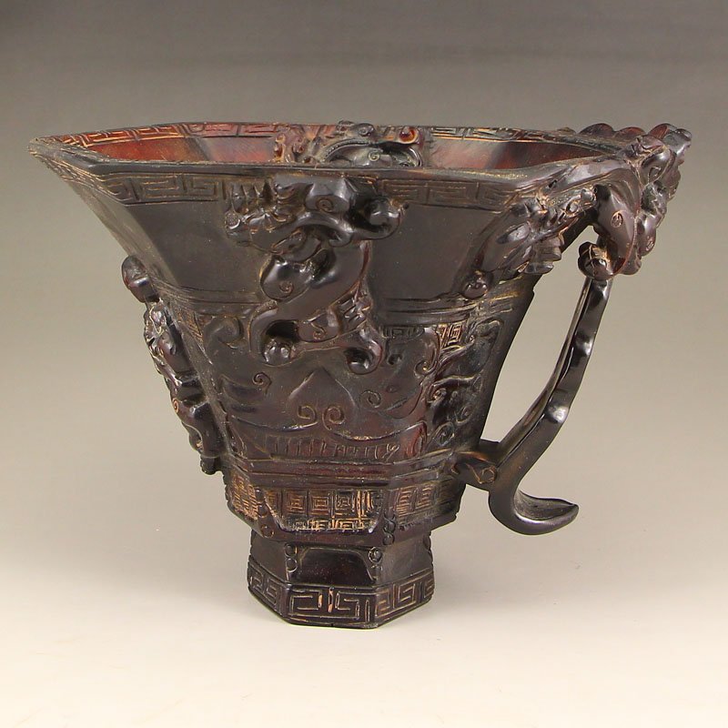 Chinese Qing Dynasty Ox Horn Chi Dragons Sacrificed Cup: Chinese Qing Dynasty Ox Horn Chi Dragons Sacrificed Cup Dimension: 185x135x135(mm)7.28x5.31x5.31(inches) Weight 1.41 lbs/640 g