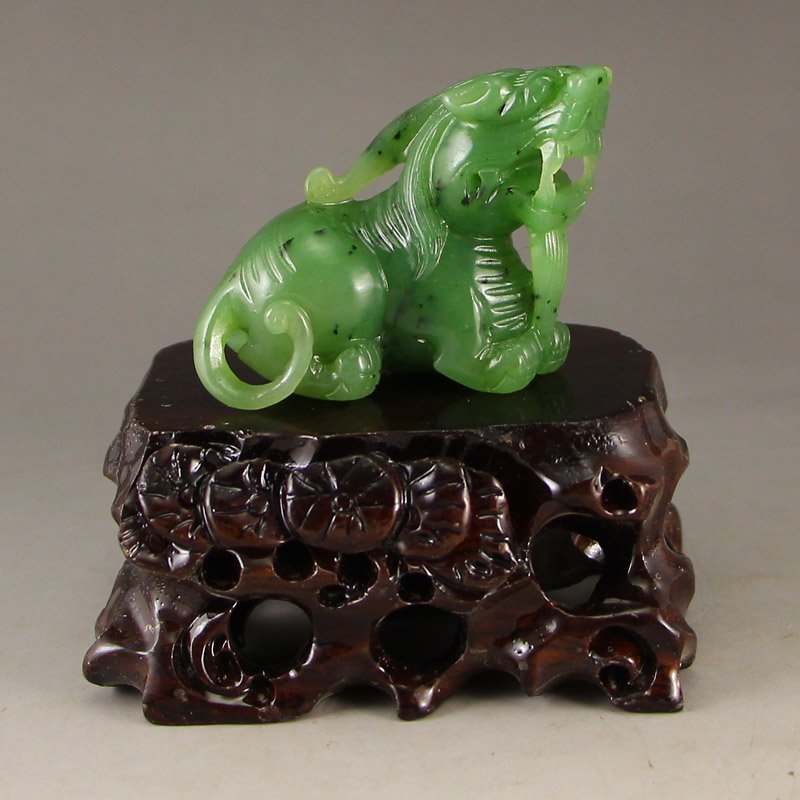 Chinese Natural Green Hetian Jade Fortune Pi Xiu Statue: Chinese Natural Green Hetian Jade Fortune Pi Xiu Statue Dimension: 66x48x25(mm)2.59x1.89x0.98(inches) Weight 0.1 lbs/85 g The total weight does not include the base. The base is not included after you