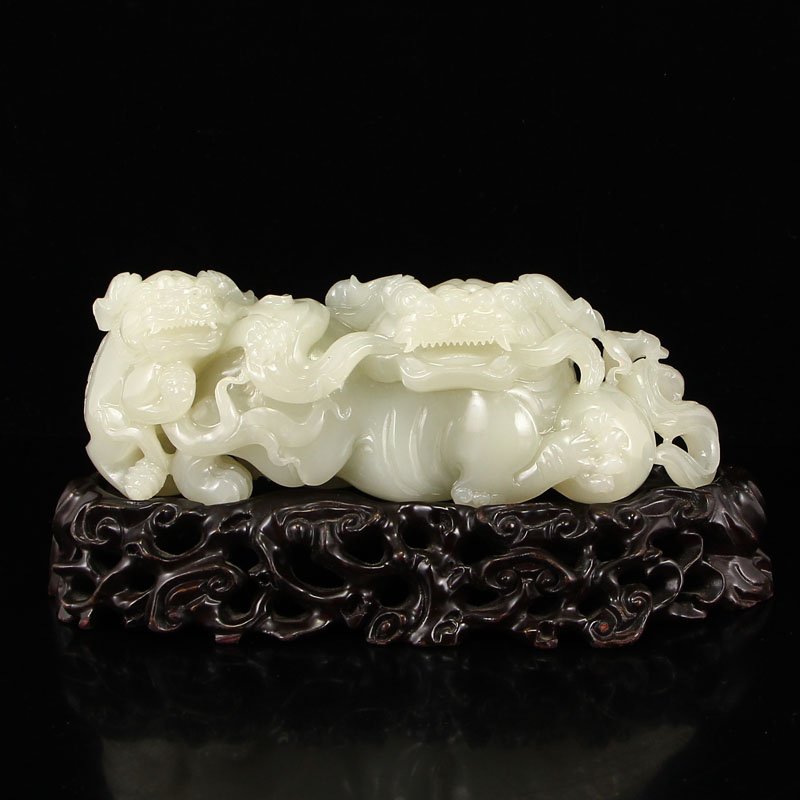 Chinese Qing Dynasty Hetian Jade Statue - Lions & Ball (1 of 11)