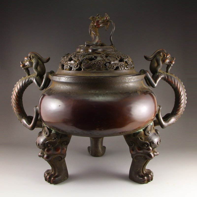 China Ming Dy Red Copper Lucky Dragons Incense Burner: 中國明代 叁拾斤紫銅 雙耳三足 螭龍大香爐 Chinese Ming Dynasty Red Copper Lucky Dragons Incens