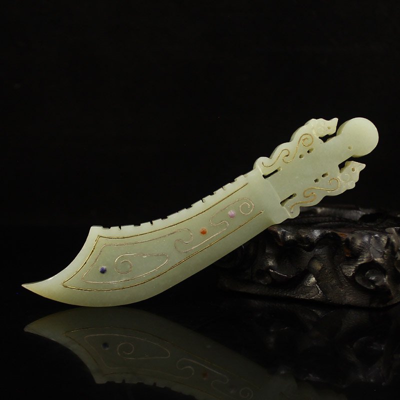 Chinese Hetian Jade Knife - Chi Dragons: Chinese Han Dynasty Hetian Jade Knife - Chi Dragons Dimension: 133 x 30 x 8(mm)5.24 x 1.18 x 0.31(inches) Weight 0.12 lbs/53 g
