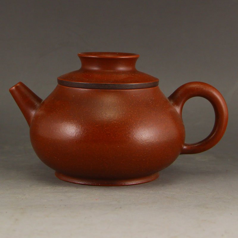 Vintage Chinese Yixing Zisha Clay Teapot: Vintage Chinese Yixing Zisha Clay Teapot Dimension: 130x90x75(mm) 5.12x3.54x2.95(inches) Weight:0.46 lbs/210 g