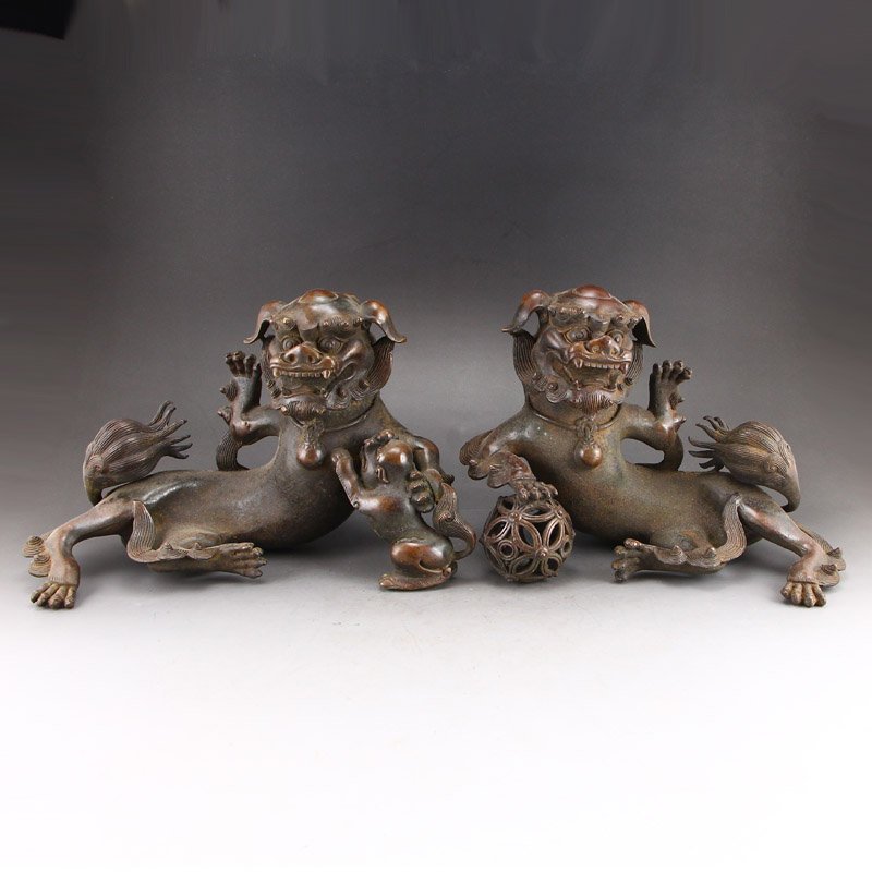 A Pair Vintage Chinese Red Copper Lions Statue (1 of 12)
