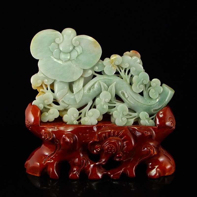 Vintage Natural Jadeite/Jade Ruyi Statue: Vintage Natural Jadeite/Jade Ruyi Statue Dimension: 230x140x20(mm)9.06x5.51x0.79(inches) Weight 1.46 lbs/664 g The total weight does not include the base. The base is included after you have won the a