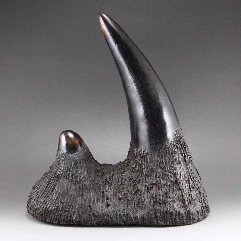 Vintage Chinese Ox Horn Statue: Vintage Chinese Ox Horn Statue Dimension: 281x113x123(mm)11.06x4.45x4.84(inches) Weight: 3.42 lbs/1550 g