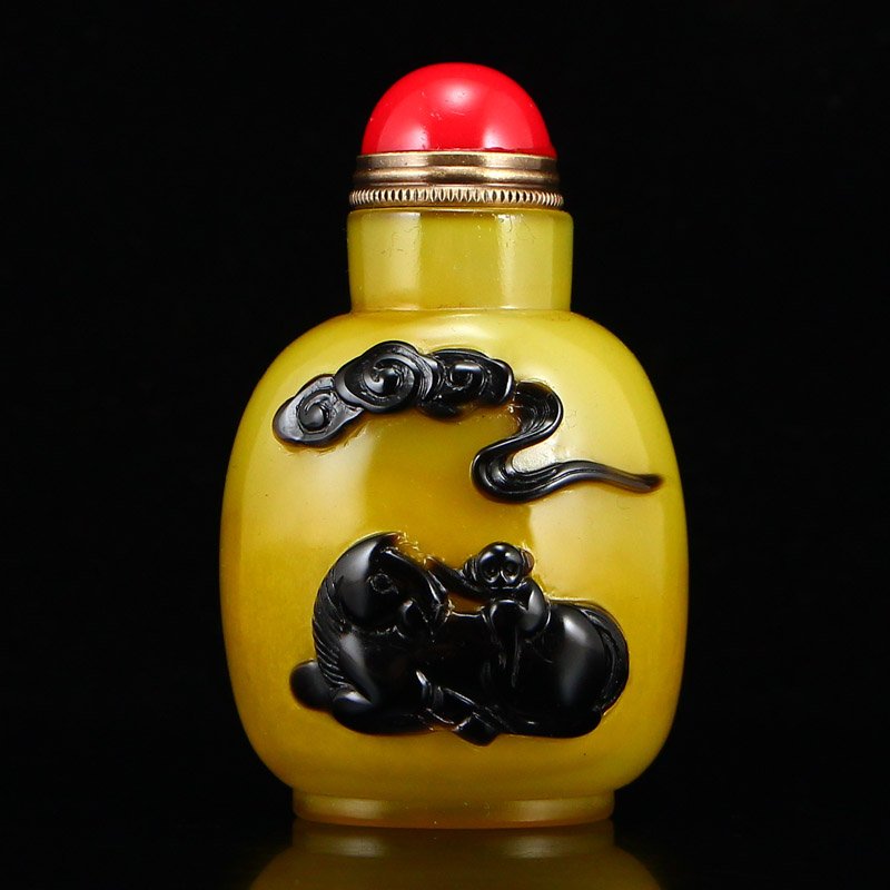 Chinese Natural Agate Snuff Bottle w Horse & Monkey (1 of 6)