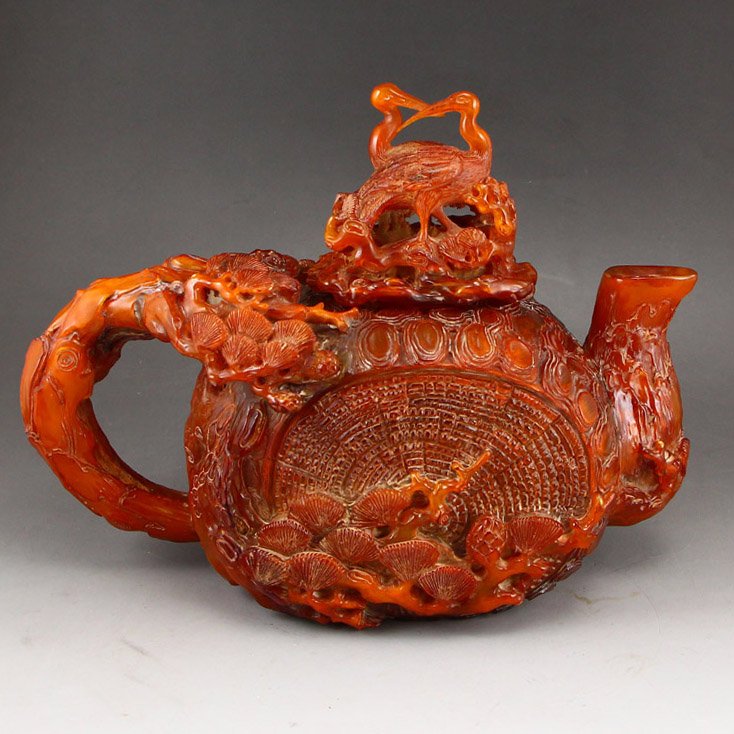 Chinese Qing Dynasty Ox Horn High Relief Big Teapot: 中國清代 乾隆年制 精美角雕 松鶴延年 大茶壺 Chinese Qing Dynasty Ox Horn High Relief Te