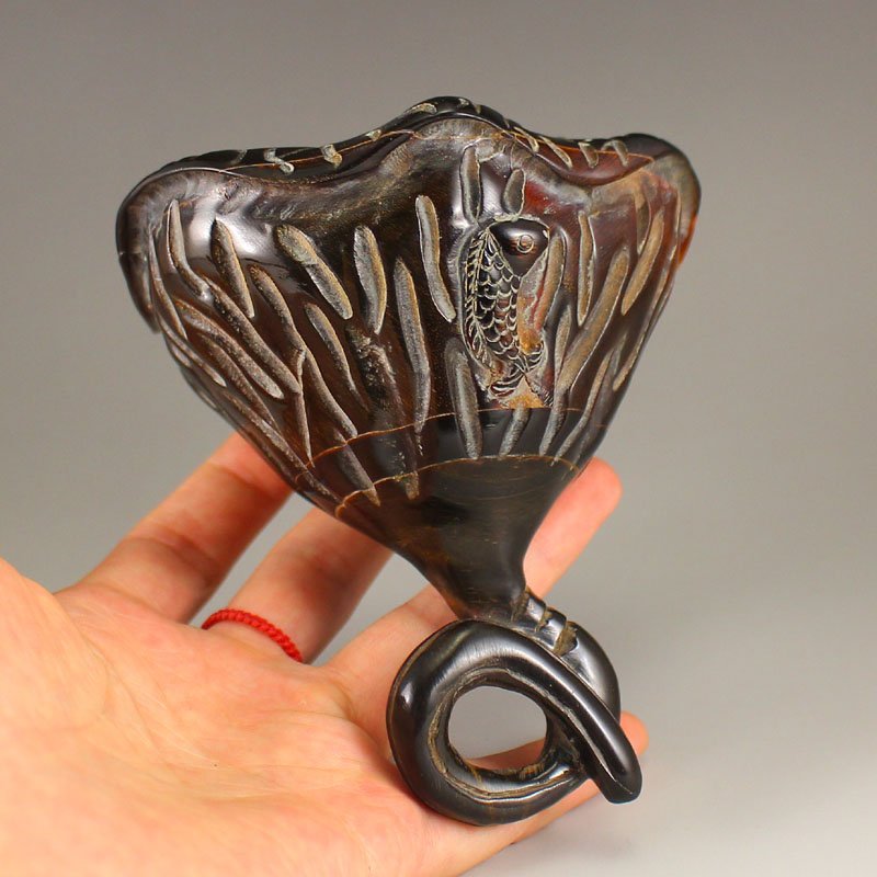 Vintage Chinese Ox Horn Lotus Seedpod Statue: Vintage Chinese Ox Horn Lotus Seedpod Statue Dimension: 100x100x100(mm) 3.94x3.94x3.94(inches) Weight 0.51 lbs/232 g