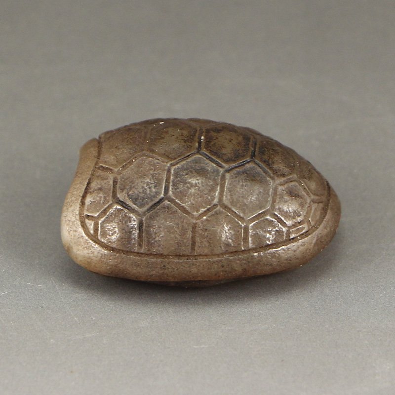 Vintage Chinese Hetian Jade Turtle Shell Pendant (1 of 6)