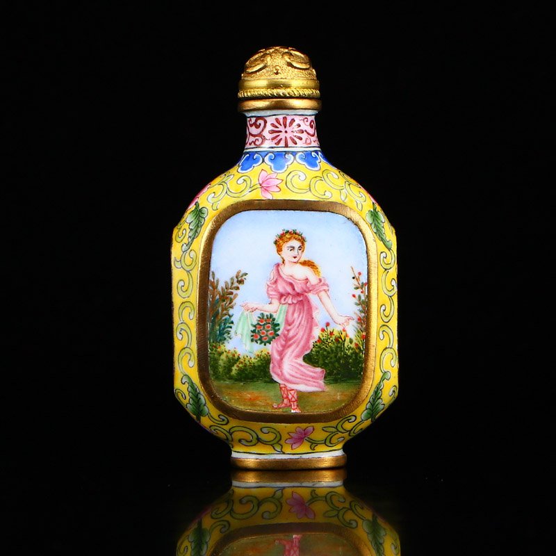Vintage Chinese Gilt Gold Bronze Enamels Snuff Bottle (1 of 6)